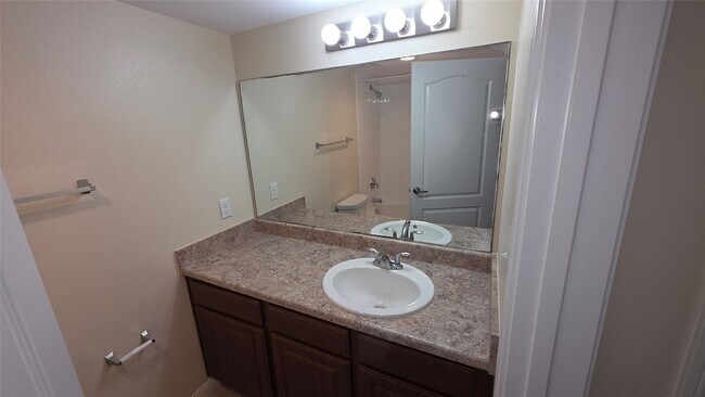 Building Photo - 8415 Hearth Dr