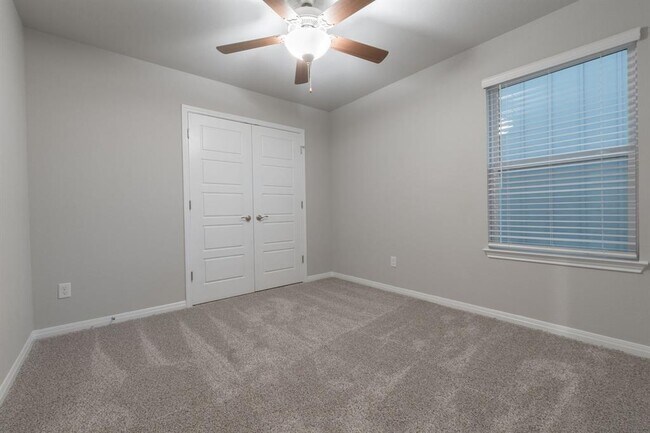 Building Photo - 2838 Dell Hollow Dr