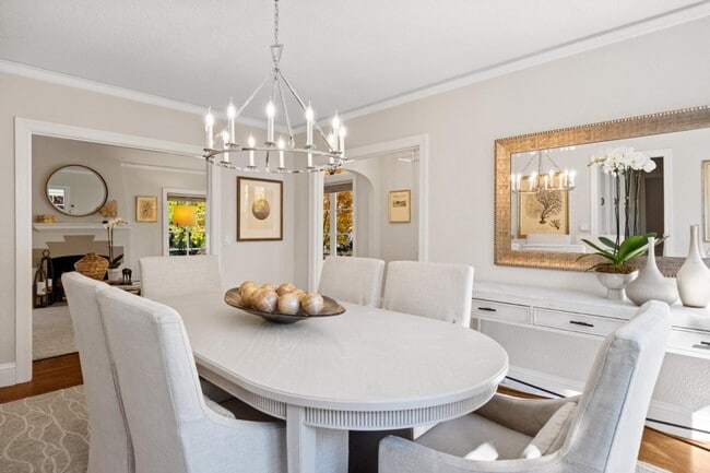 Building Photo - 105 Pepper Ave