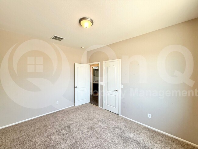 Building Photo - 11434 E Cliffrose Ln