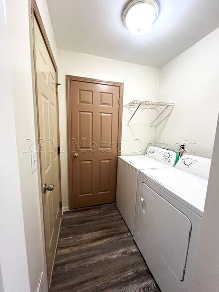 Building Photo - 4048 Heatherwood Ct
