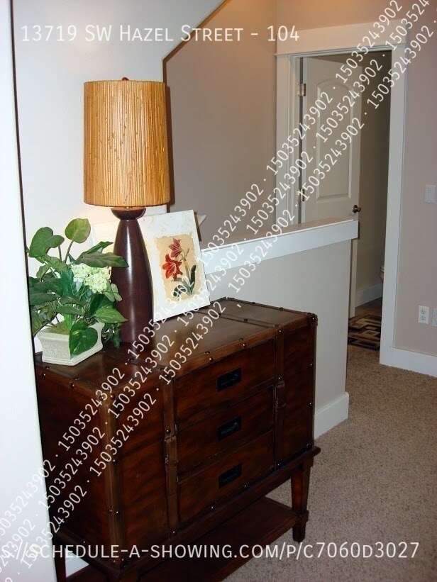 Building Photo - 13719 SW Hazel St