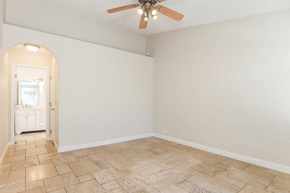 Building Photo - 4452 E Wildwood Dr