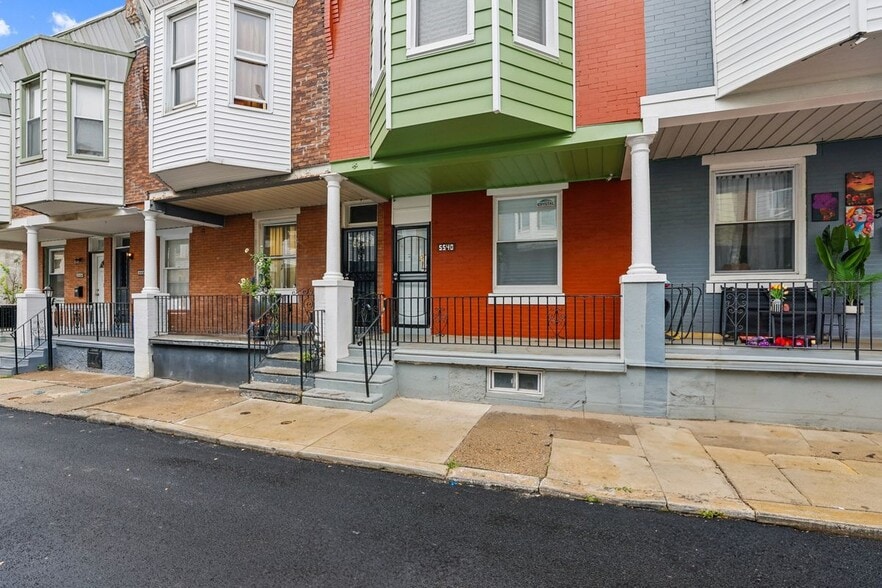 Building Photo - 5540 Harmer St