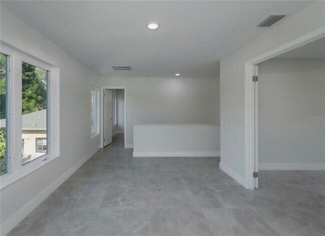 Building Photo - 310 Hibiscus St