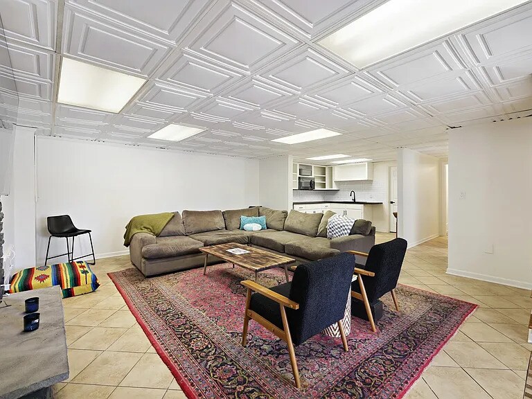 Building Photo - 436 Foothill Dr