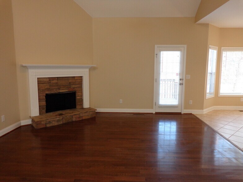 Building Photo - 114 Stiles Dr