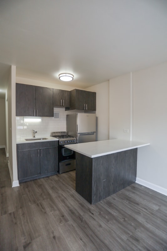 Building Photo - 5841 N Winthrop Ave