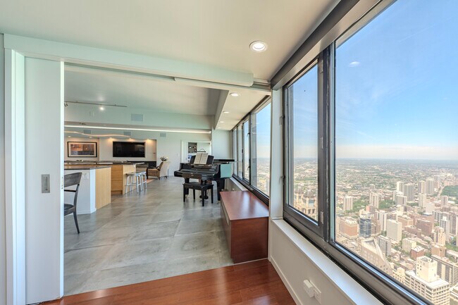 Building Photo - 175 E Delaware Pl