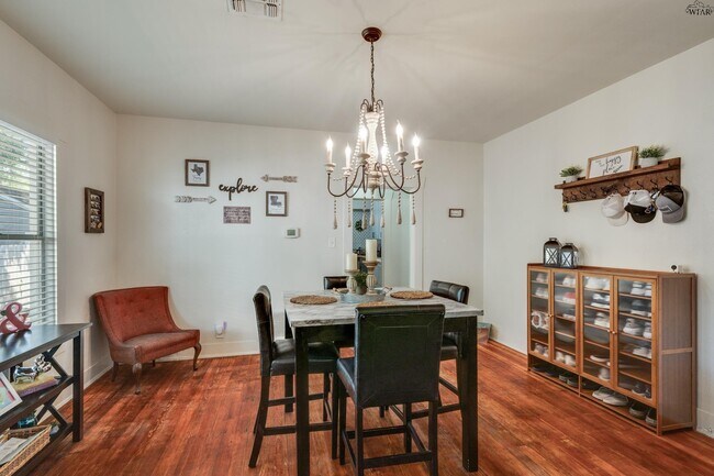 Building Photo - 1113 Taylor St