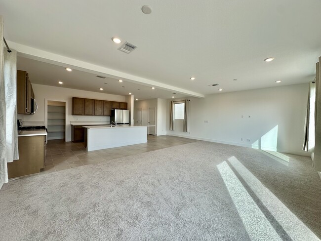 Building Photo - 8044 Texas Hls St
