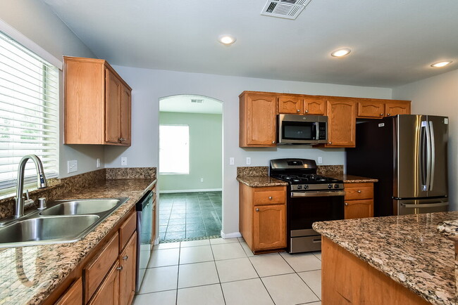 Building Photo - 3920 Wainscot Ct