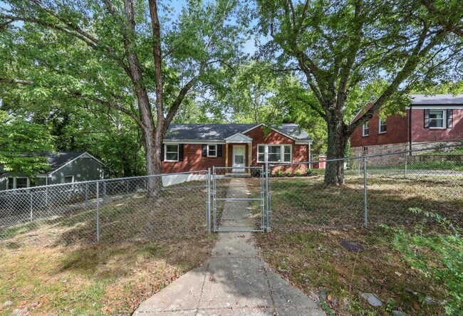 Building Photo - 3 Bedroom Pet Friendly Home For Rent Near Downtown Clarksville