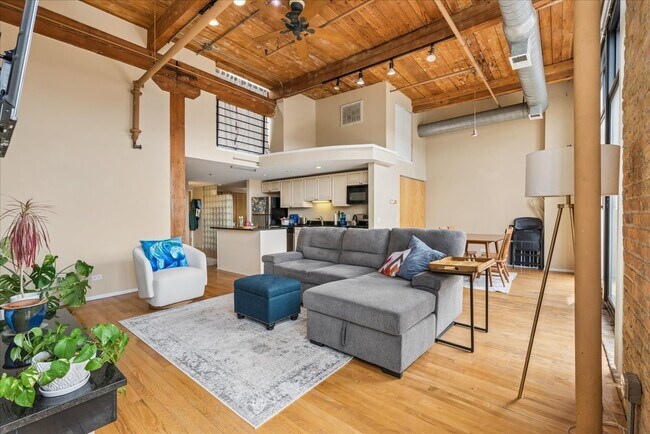 Building Photo - 2300 W Wabansia Ave