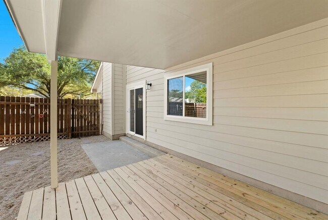 Building Photo - 12326 Tomanet Trail