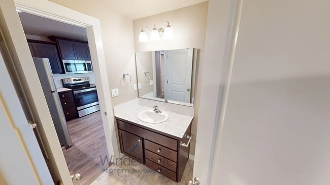 Building Photo - 221 Laurel St