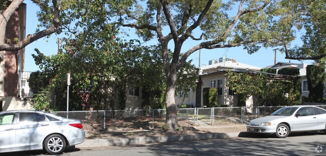 Building Photo - 607-609 E San Jose Ave