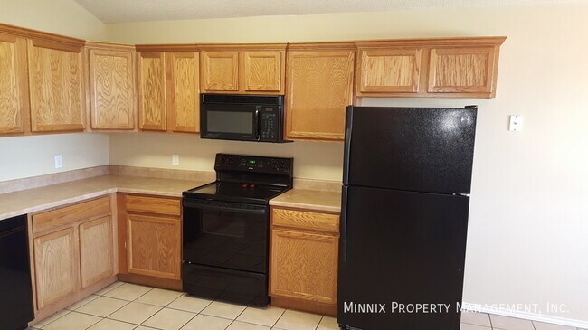 Building Photo - 515 N Kline Ave