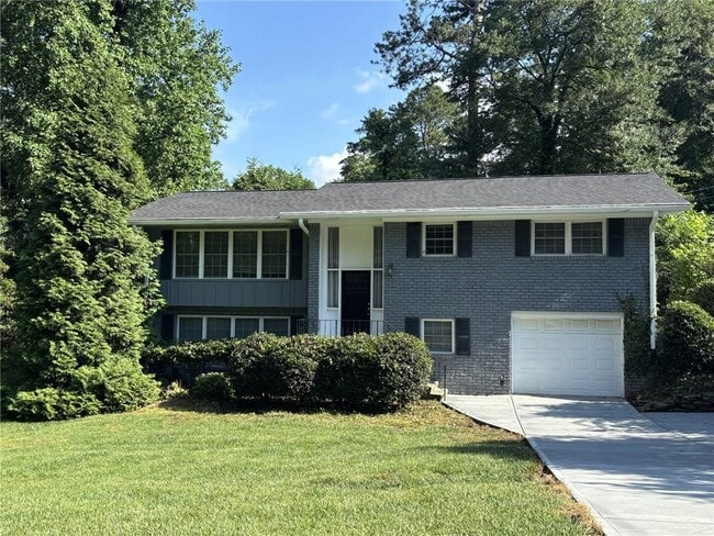 Building Photo - 2497 Wentworth Dr NE