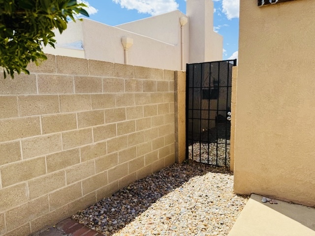 Building Photo - 6936 Black Pine Pl NE
