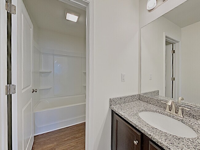 Building Photo - 410 Levon Ct