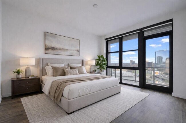 Building Photo - 800 Embassy Dr