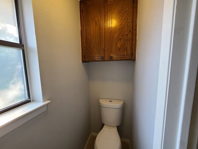 Building Photo - 4 bed 2 baths Coming soon!