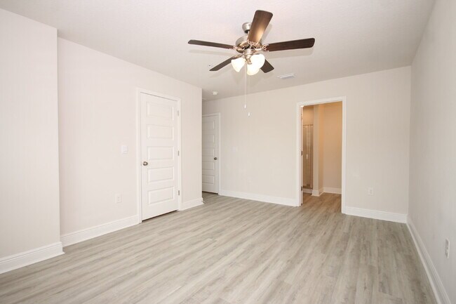 Building Photo - Pet-Friendly 3BR Townhome in Meadow Brook ...