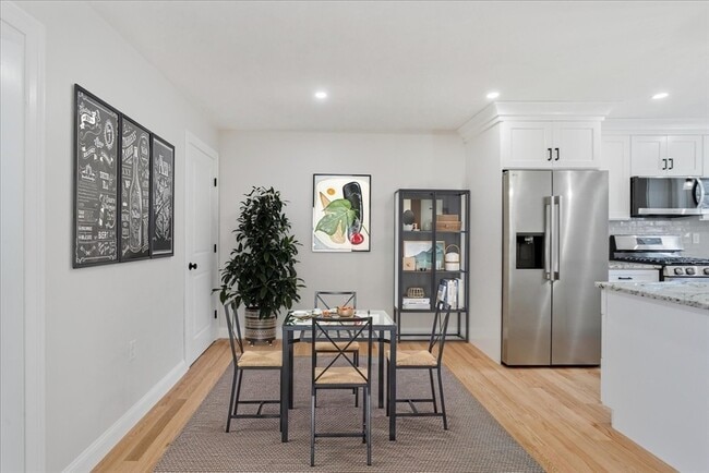 Building Photo - 513 Mendon Rd