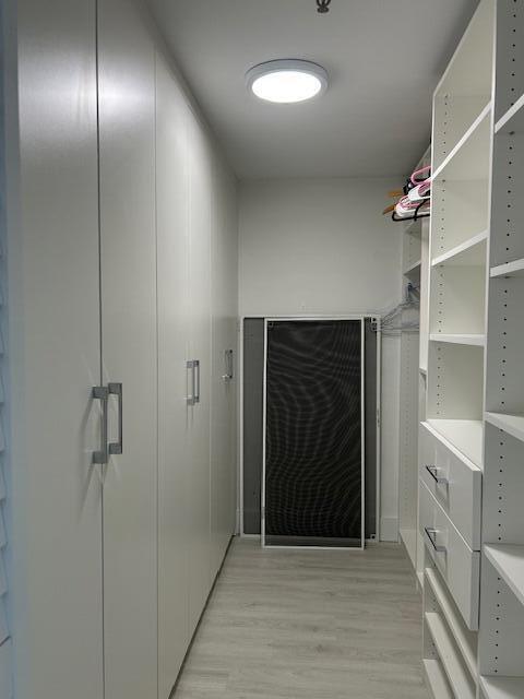 Building Photo - 8200 Lakeshore Dr