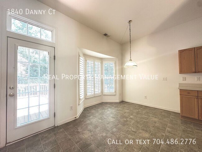 Building Photo - 1840 Danny Ct