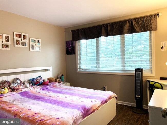 Building Photo - 11 Cabot Dr