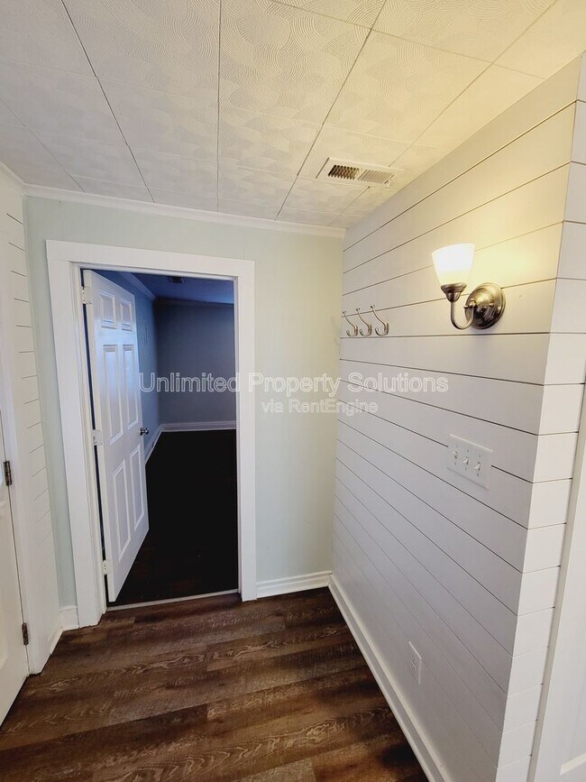 Building Photo - 2410 Wrightsville Ave