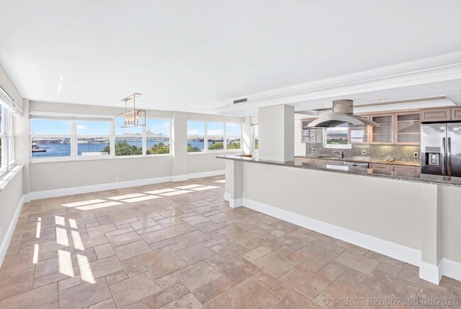 Building Photo - 2000 S Ocean Dr