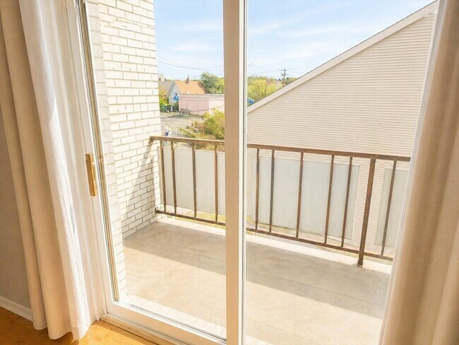 Building Photo - 405 Langley Rd