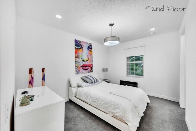 Building Photo - 23008 Clear Echo Dr