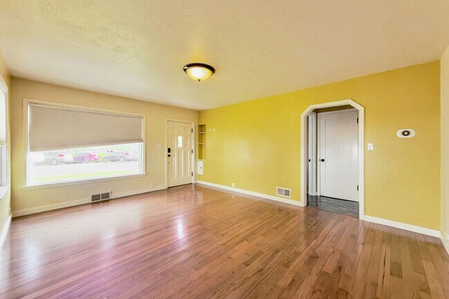 Building Photo - Monroe Park