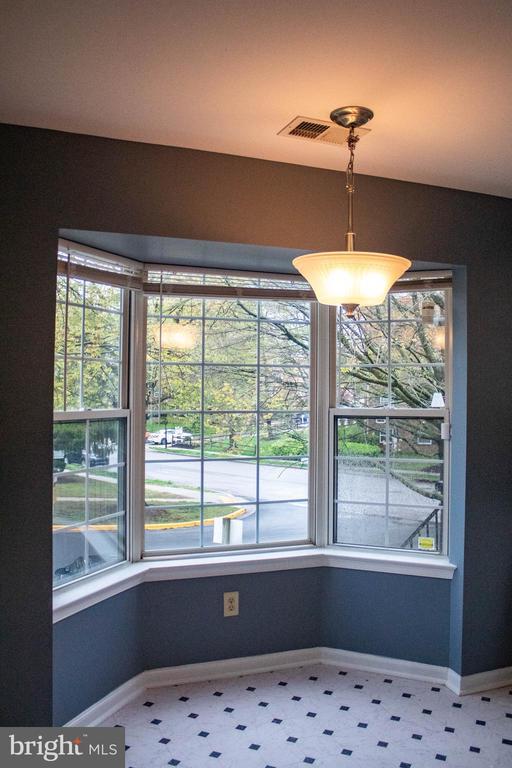 Building Photo - 2095 Pawlet Dr