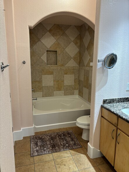 Master bath - 2600 Hillsboro Pike