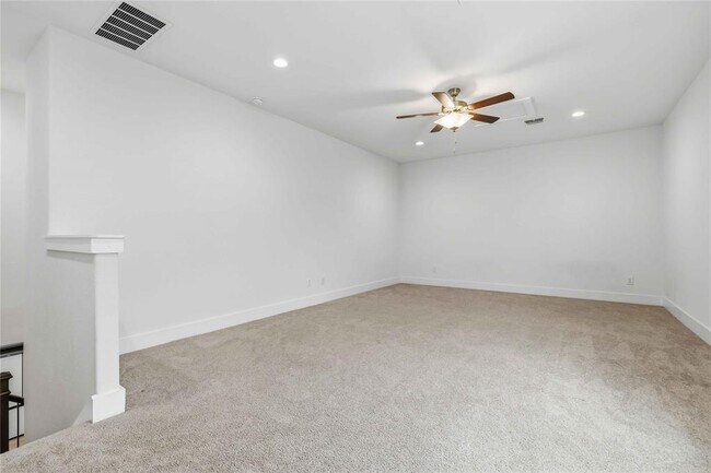 Building Photo - 401 Sitlington Ln