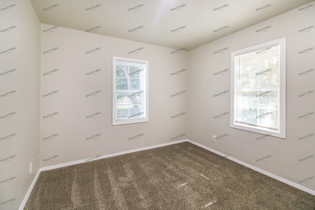 Building Photo - 1104 Jet Dr