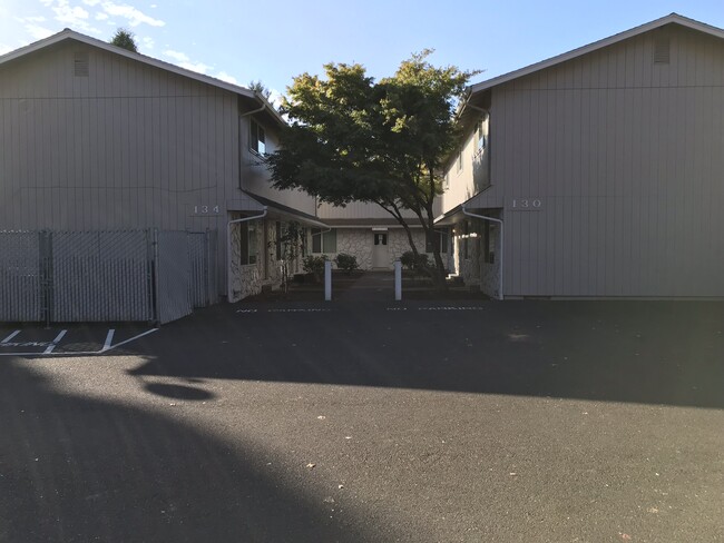 Building Photo - 130 NE Conifer Blvd