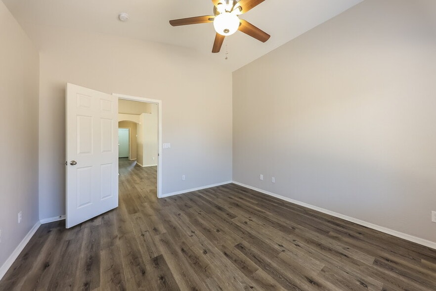 Building Photo - 16214 N 162nd Dr