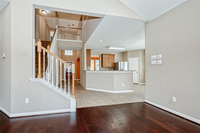 Building Photo - 2218 Falcon Knoll Ln