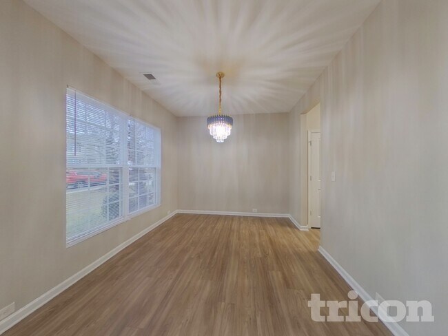 Building Photo - 510 Rook Rd