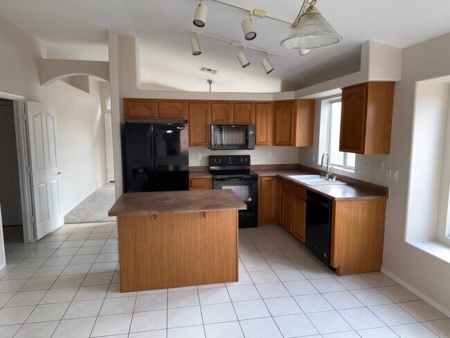 Building Photo - 6794 W Del Mar Ln