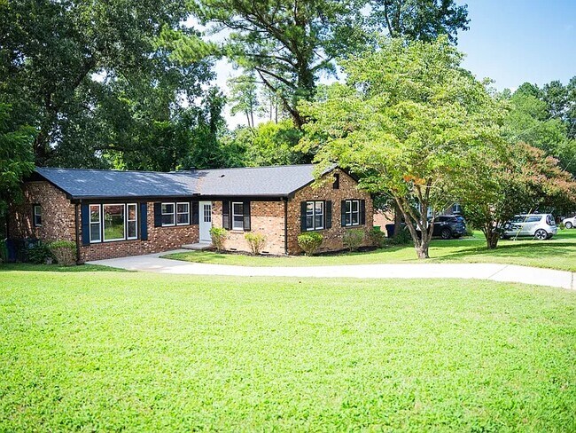 Building Photo - 914 Edison Rd