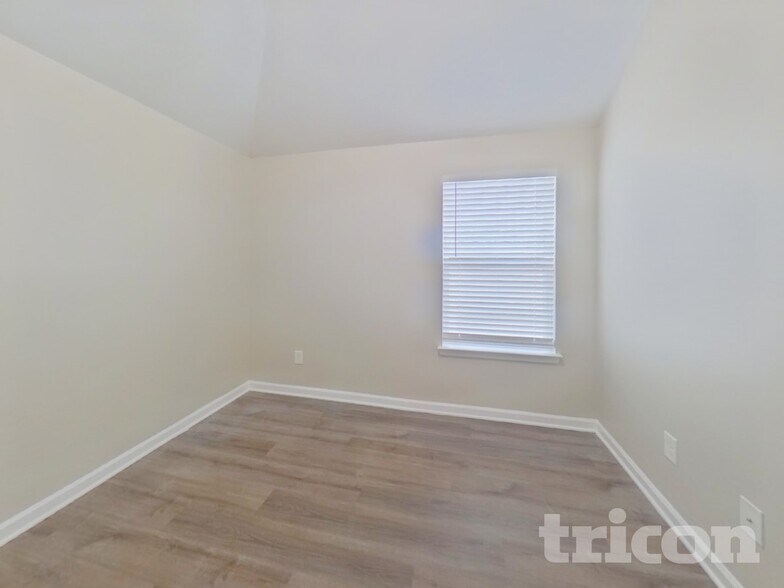 Building Photo - 2752 Huntcliff Dr