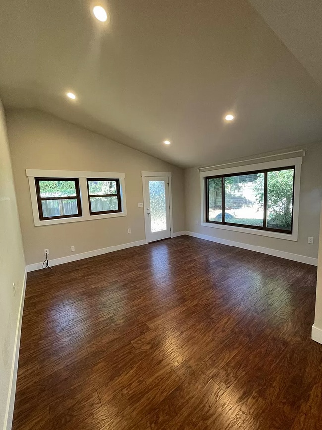 Building Photo - 1144 N 160th St
