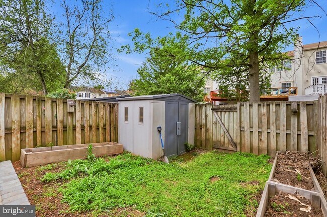 Building Photo - 346 Stable View Terrace NE